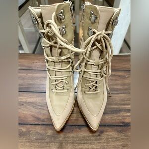 Steve Madden Beige Lace-Up Women's Boots 6.5
